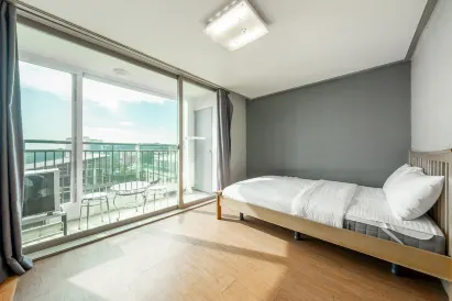 Eurwangni Beach Hill View House Pension