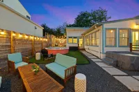 Boho-Ranch Retreat in Hip East Austin w Hot Tub and Cowgirl pool. - مسبح خاص