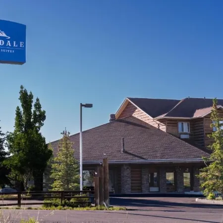 Pinedale Hotel & Suites Отели в г. Пайндейл