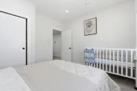 Stylish 2BR Basement Suite | 15 Mins to Airport