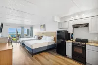 Sugar Sands Beachfront Hotel, a by the Sea Resort - Balcony
