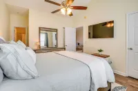 Myrtle Beach Condo w/ Large Balcony & Pool Access