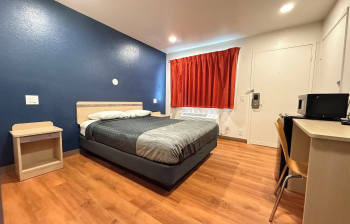Shasta Vista Inn & Suites