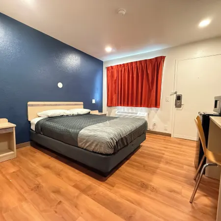Shasta Vista Inn & Suites