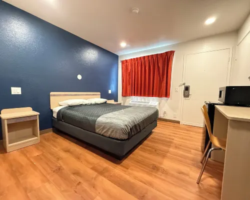 Shasta Vista Inn & Suites Hotels in Weed