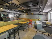 Ibis Porto Centro Mercado Do Bolhao Отели рядом с достопримечательностью «Санто-Ильдефонсо»