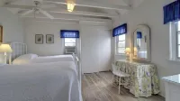 1111 Middle Street by Avantstay Charming Historic Cottage Featured in "dear John" Movie Beach Access