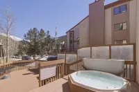 She305 Summit House East 1 Bedroom Condo
