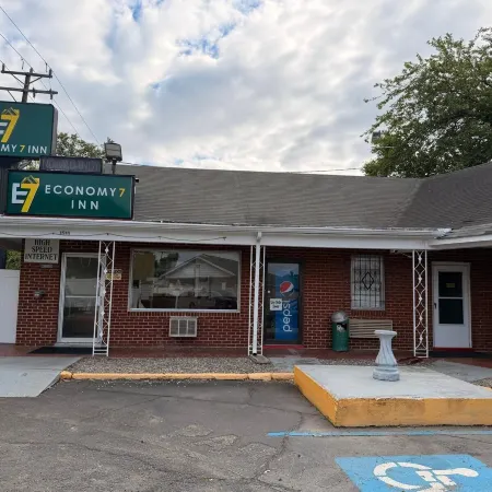 Economy 7 Inn Hampton