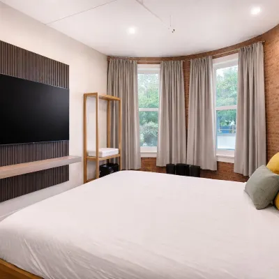Morris Guest House Отели рядом с достопримечательностью «Станция "207-я улица"»