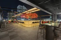 Radisson RED 奧克蘭 - 酒吧