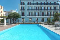 Hotel Giardino la Playa - مسبح