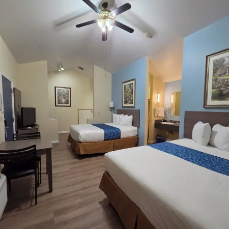 Travelodge by Wyndham Wenatchee