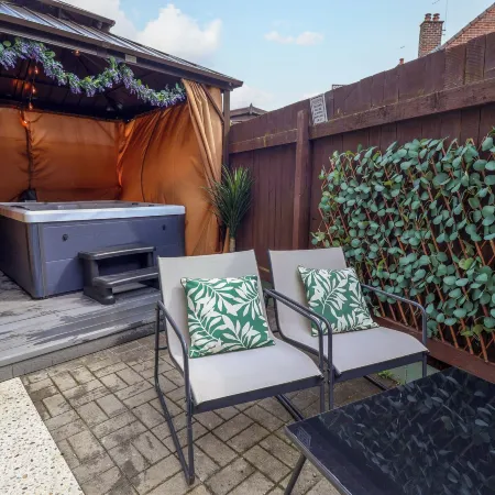 Steam and Stay @ Hoole