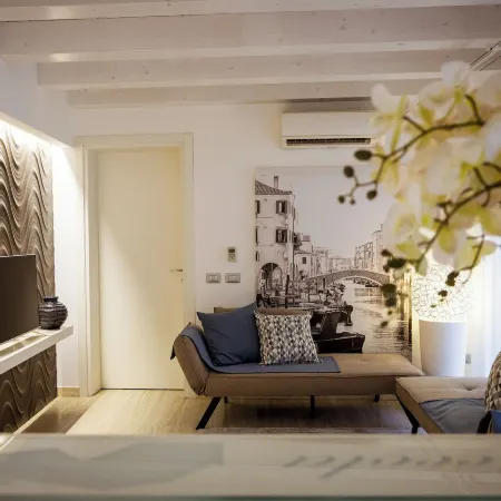 Piccola Venezia Room