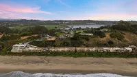 Oceanfront La Selva Beach Home w/ Fireplace, Views & Direct Beach Access Sand Castle by Avantstay - Homestays