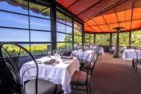 Auberge des Falaises - breakfast