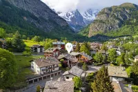 Family Apartment Steps From Ski Lifts - 3 stjerner