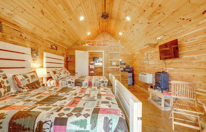 Near White River Fishing! Studio Cabin w/ Grill