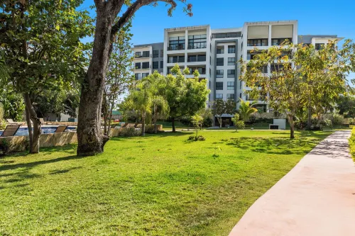 Family Apartment Pool & Gardens - Homestays