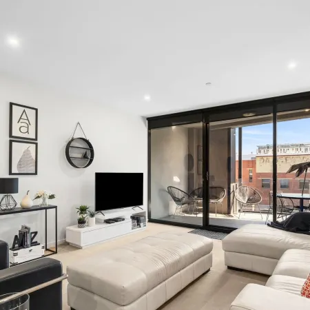 Bright 3-bed Apartment by Western Beach