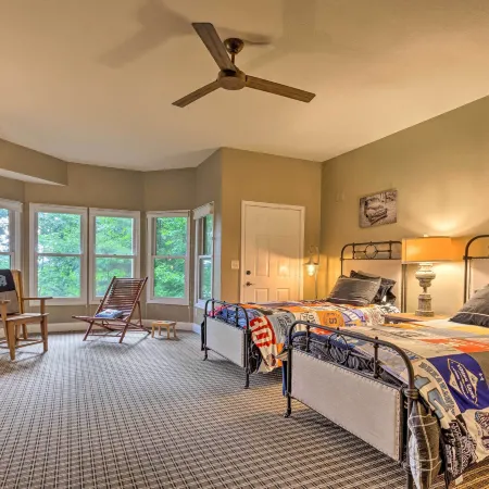 Spacious Elk Mountain Sanctuary w/ Deck & Views!