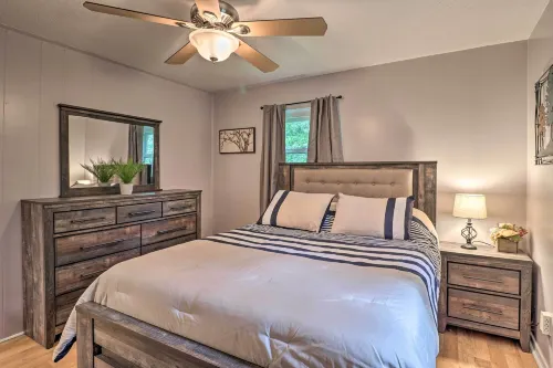 Peaceful Pisgah Forest Cottage w/ Fire Pit! - Wifi