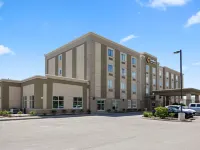 Comfort Inn & Suites Hotels in Clarington