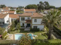 LA1 in Sesimbra With 5 Bedrooms and 4 Bathrooms - Kolam Renang
