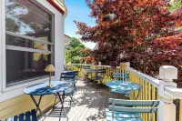 Inn at the Oaks - Homestays