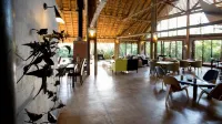 Royal Thonga Safari Lodge - parking