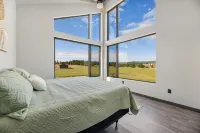 Bear Butte Luxury Retreat Hot Tub 10 Mins to DT - โฮมสเตย์