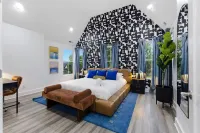 Victory Lane Villa Game Room - Hot Tub - Firepit - Homestays