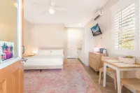 Key West Style Cottage - with pool/hot-tub - 3 ดาว