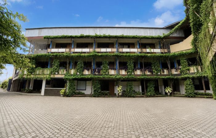 Townhouse Oak Hotel Lestari