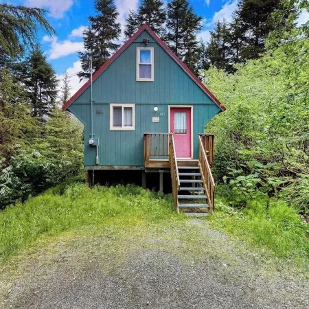 Quiet A-frame Tucked Off the Road in Girdwood