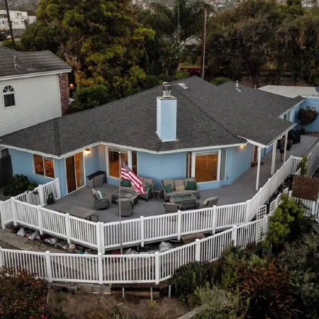 Oceanview home walking distance to beach, pier & short drive to downtown Ventura
