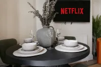 Elegant 4BR Houghton St Sleeps 7 by Stay With Us - 3-Star
