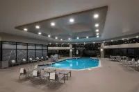 Wichita Marriott - Pools