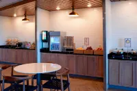 Fairfield Inn & Suites Columbus, IN - Desayuno
