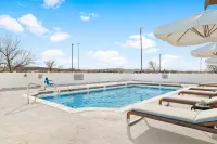 Spark by Hilton Rock Springs - piscine