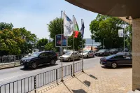 Panorama Hotel - Free EV Charging Station - parking