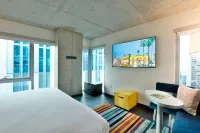 Aloft Chicago Mag Mile - 3-Star