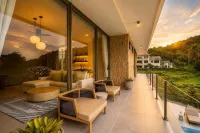Exclusive Golf Villa at Plam Hill - balcony