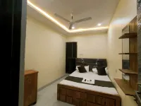 OM BNB AC ROOMS Available in Varanasi - Pensionaatit