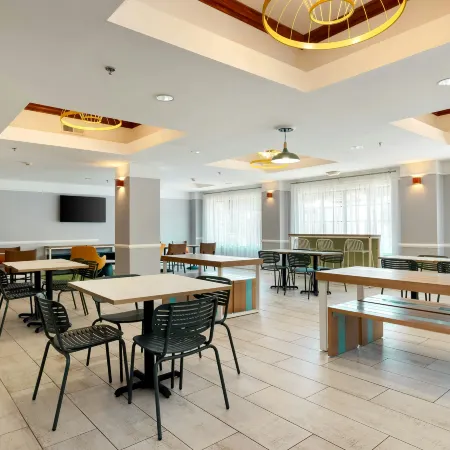 Spark by Hilton Savannah Airport