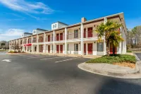 Red Roof Inn & Suites Wilson - parking