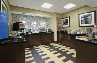 Hampton Inn Ashtabula - breakfast