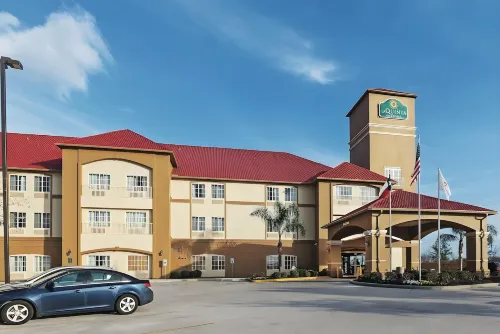Sonesta Essential HOU Airport Road - Airport Shuttle
