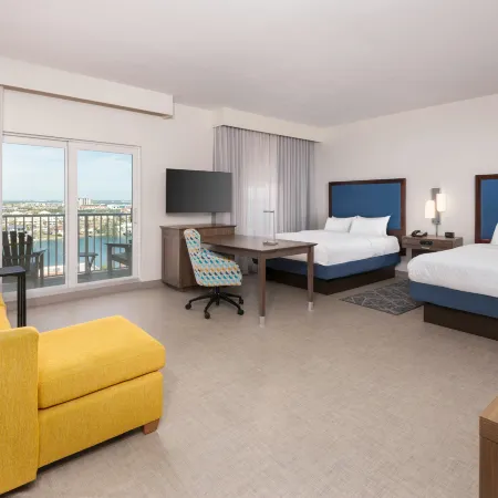 Hampton Inn & Suites Clearwater Beach